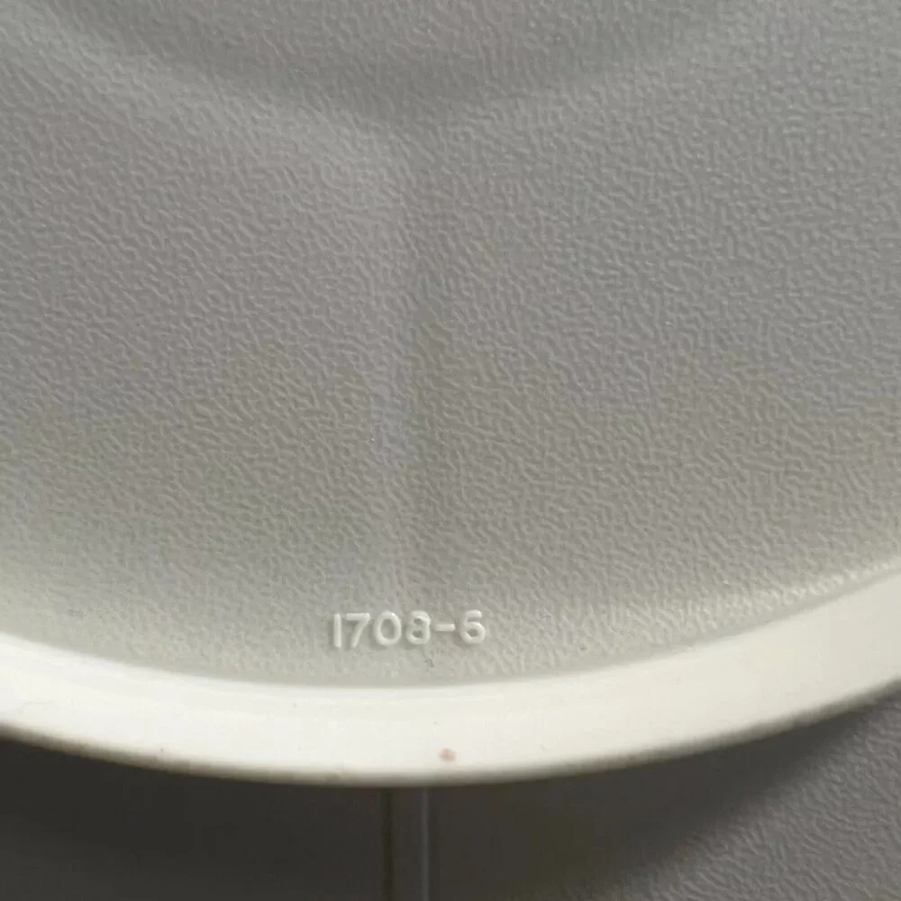 Vintage Tupperware Vegetable Veggie Tray Container White 1708-6 w/Lid